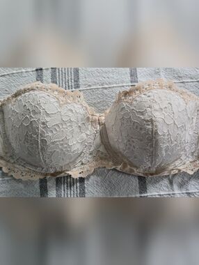 Victoria's Secret Body By Victoria Lined Lace Bandeau Bra in Ivory and Nude, 34C